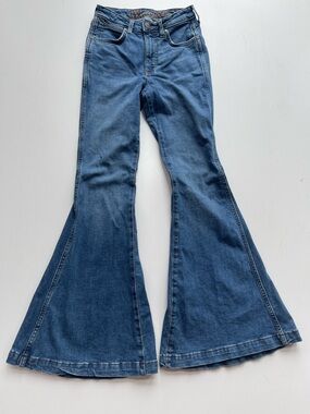 Wrangler Retro High Rise Flare Jeans
Size 25x34